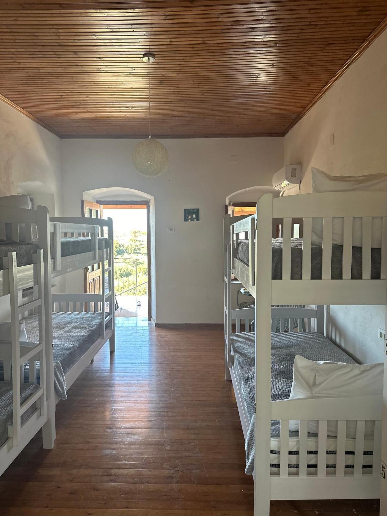 Hostel On The Hill - By Filikuri Beach Himarë Dış mekan fotoğraf